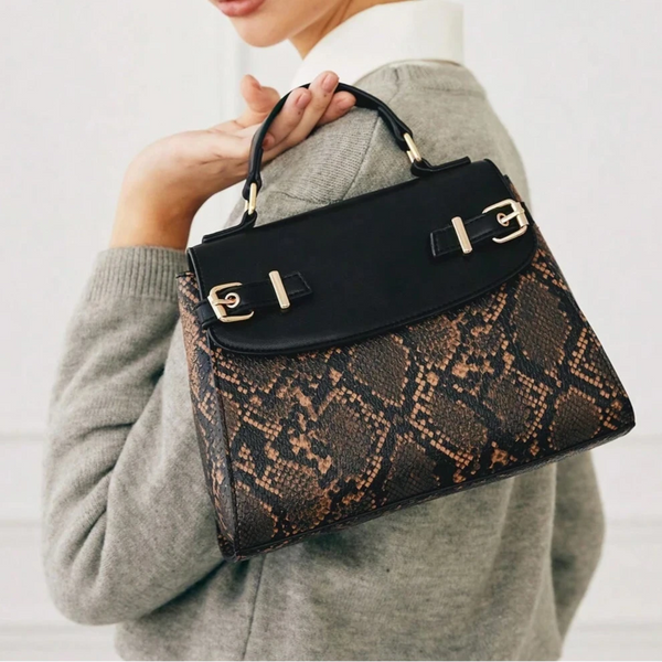 Chic Handbag for Your Daily Commute